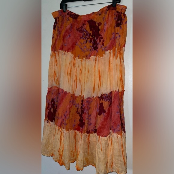 Women's Plus Size Artsy Boho Floral Skirt - Picture 3 of 6